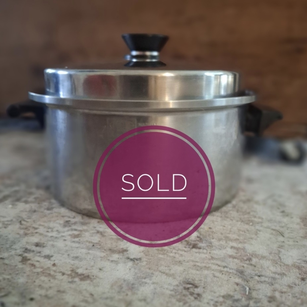 Amway Queen 18/8 Stainless Steel 5 Qt Stock Pot w/ Dome Lid -Excellent Condition